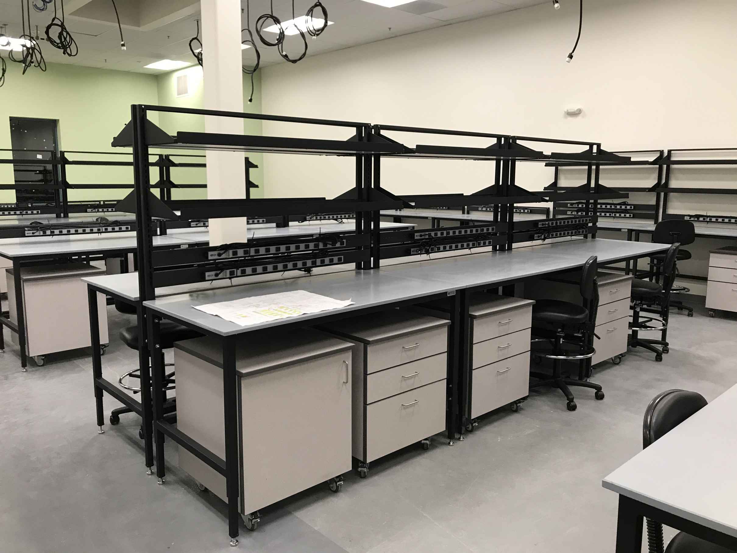 ESD Workbenches OnePointe Solutions Industrial Grade, USA Made
