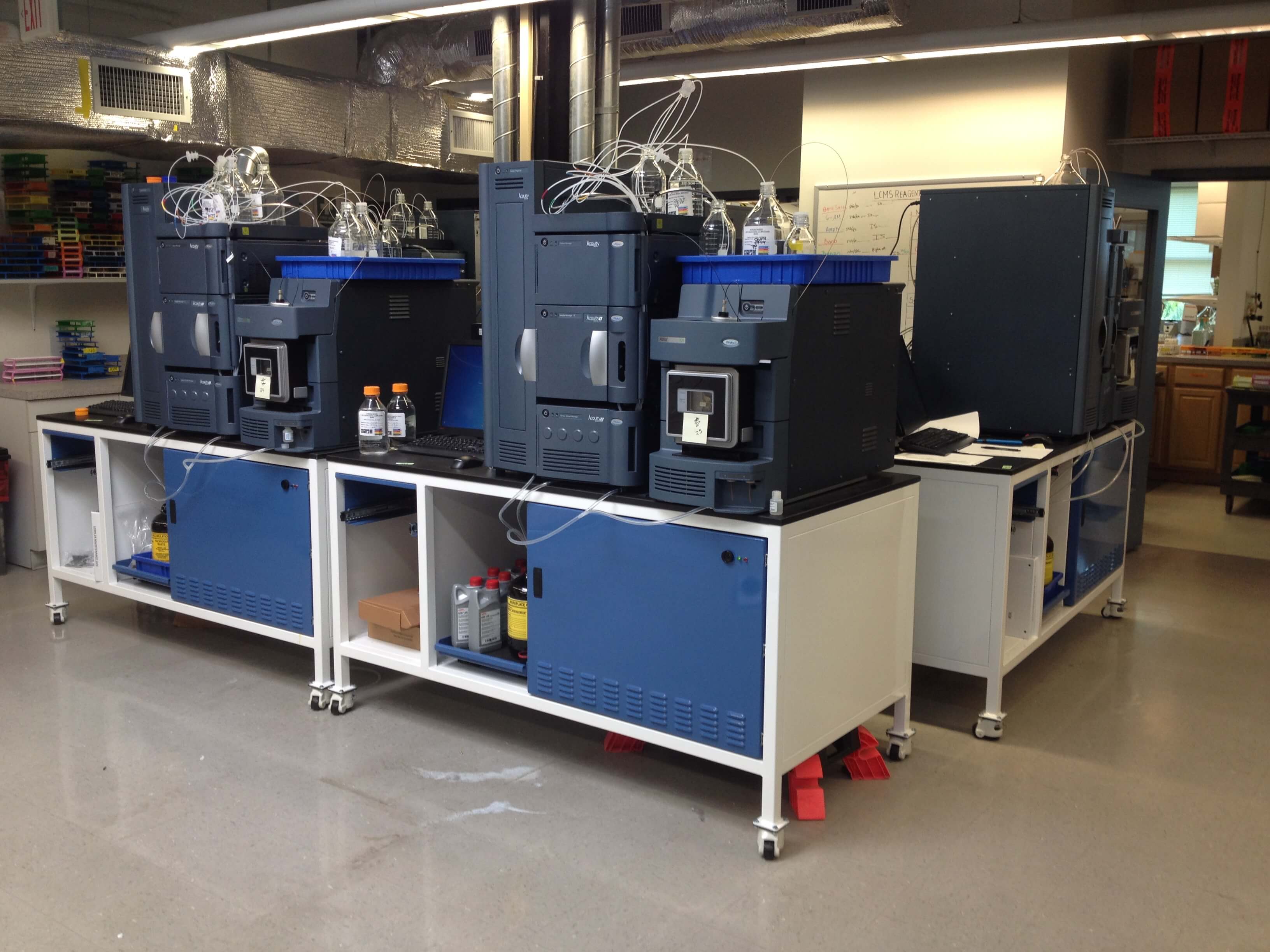 Benches for Mass Spec, HPLC and GC Instruments OnePointe Solutions