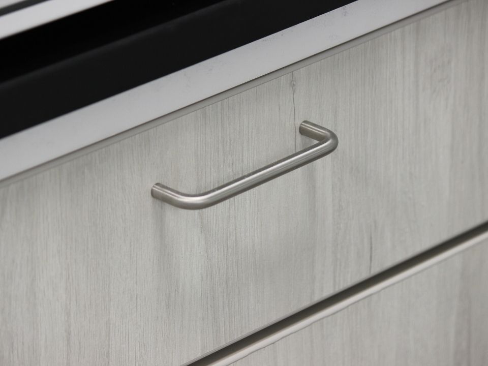 recessed aluminum handle