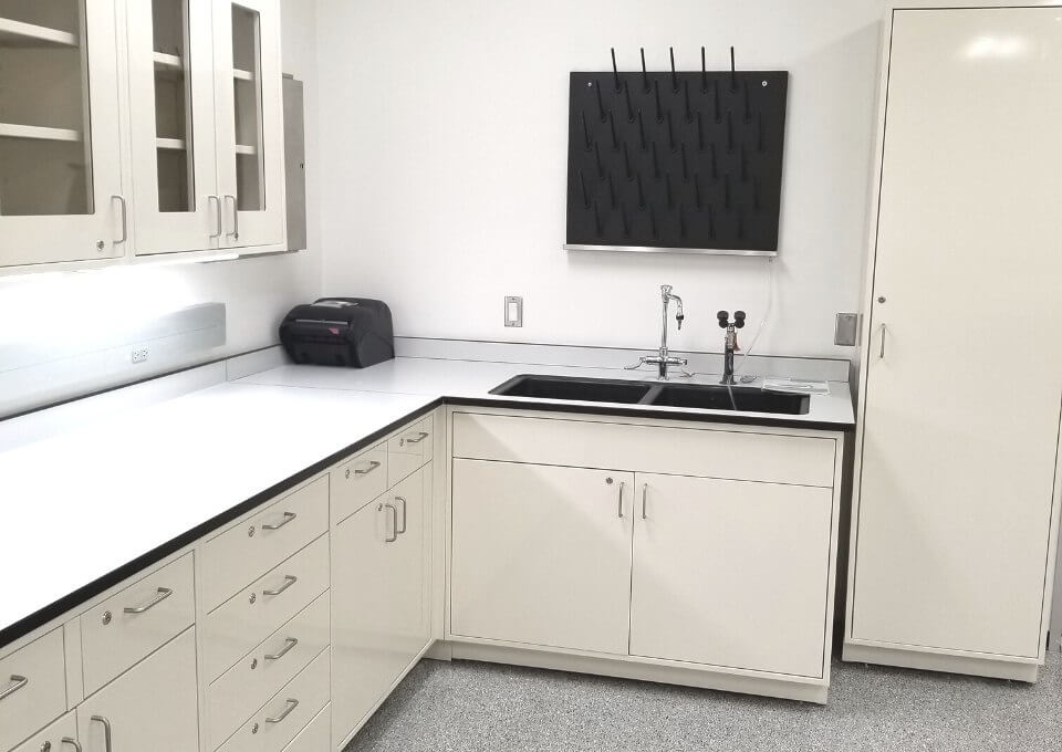 Lab sink cabinet and epoxy resin drying rack