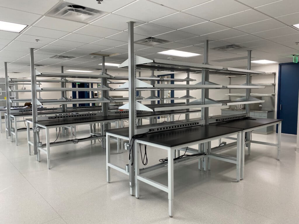 Lab Tables With Shelving