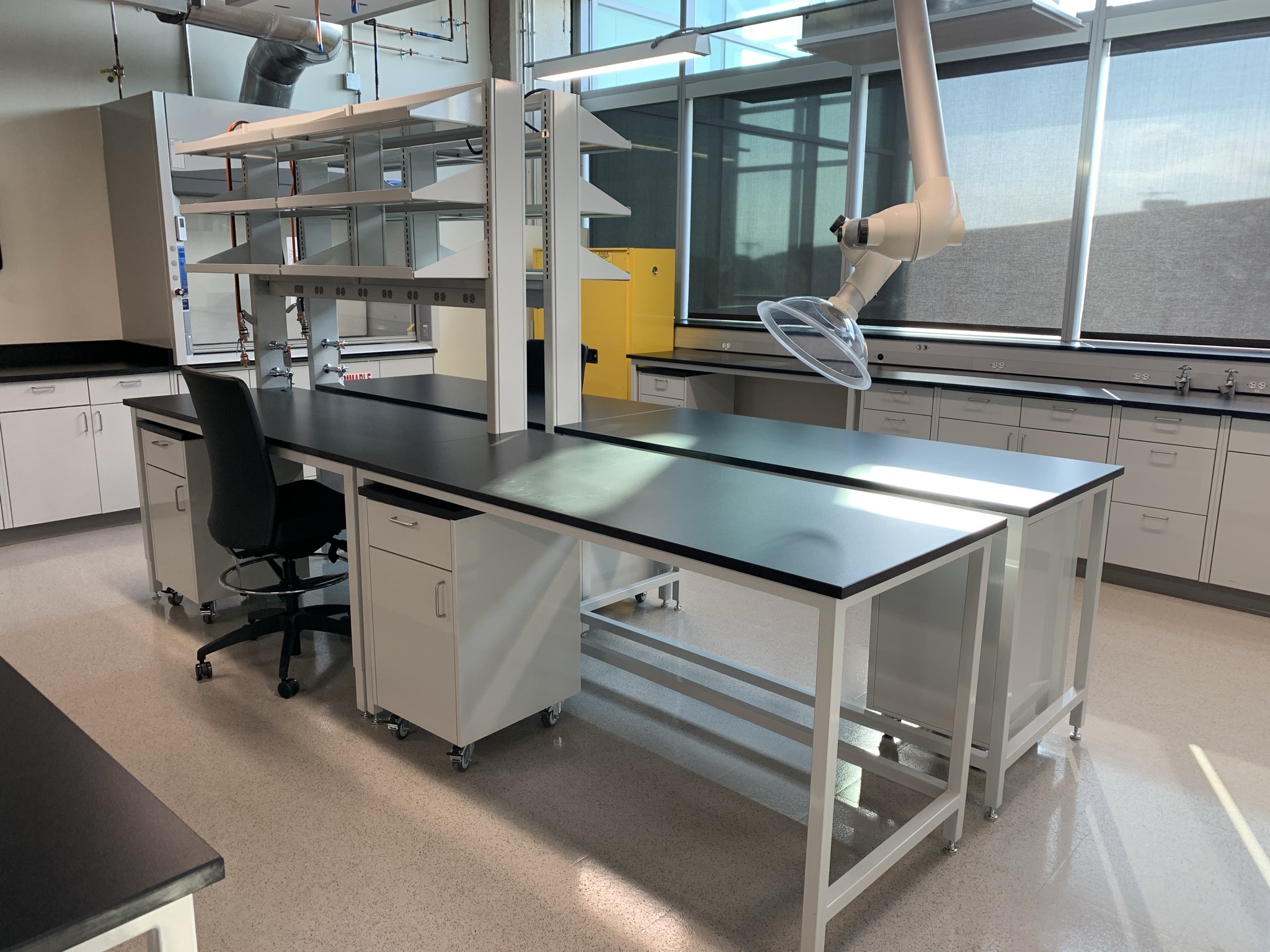 custom laboratory workbench