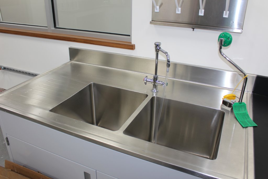 stainless steel sink