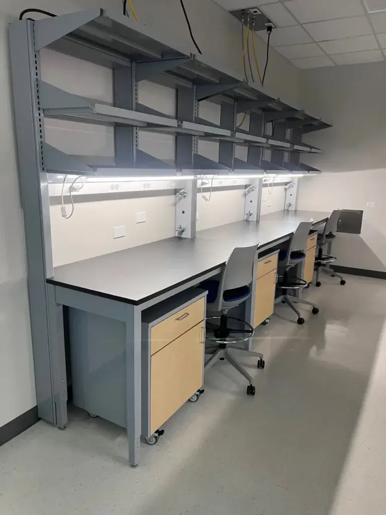 Flexible Laboratory Systems with Lights and Shelving
