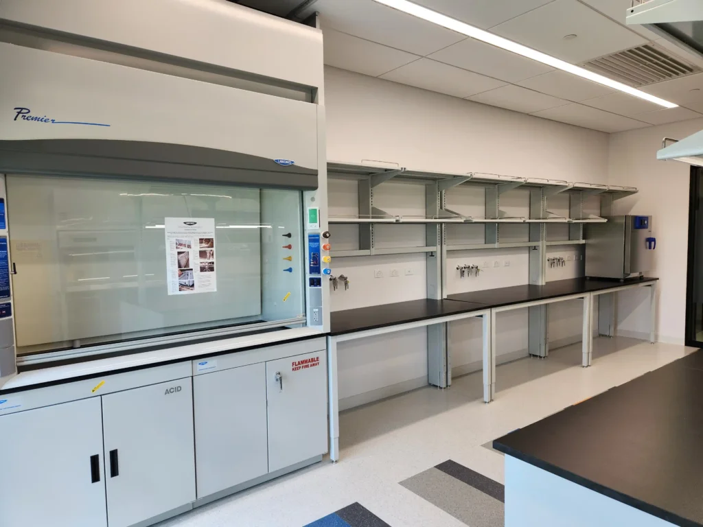 Flexible Lab Workbenches | Life Science | OnePointe Solutions