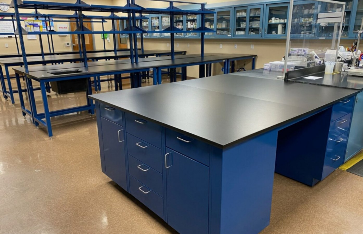Durcon Lab Grade SPC - Phenolic Resin Countertops - OnePointe Solutions.