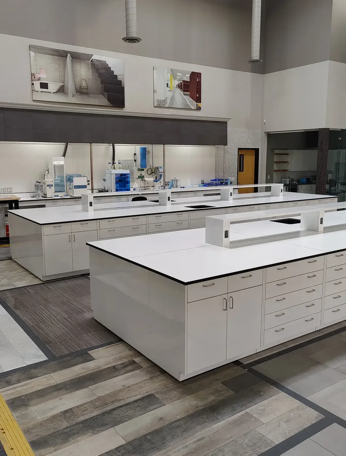 Laboratory Islands with Phenolic Resin Countertops | OnePointe Solutions