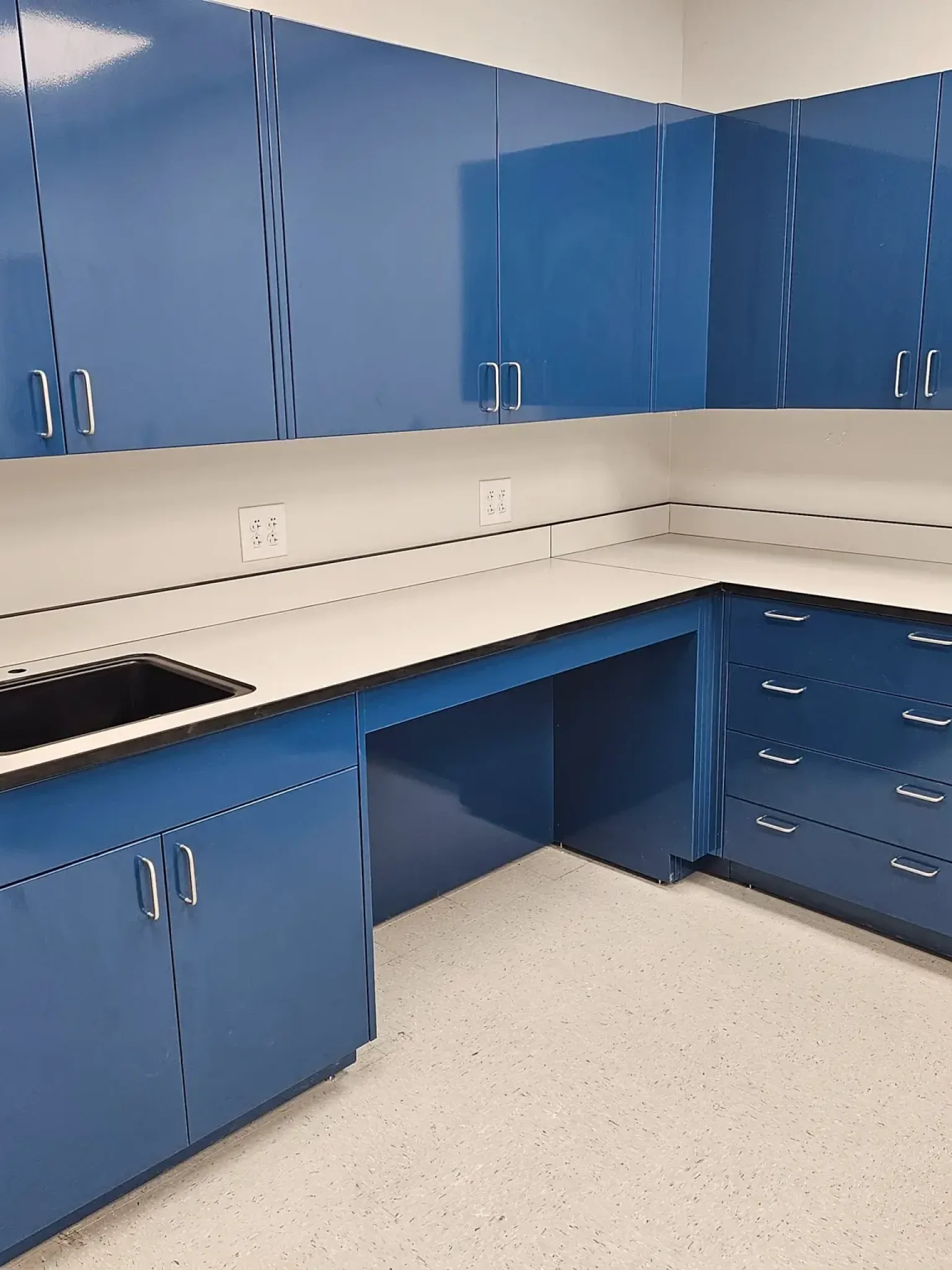 Powder-Coated Metal Laboratory Cabinets | Medical Cabinets | OnePointe Solutions