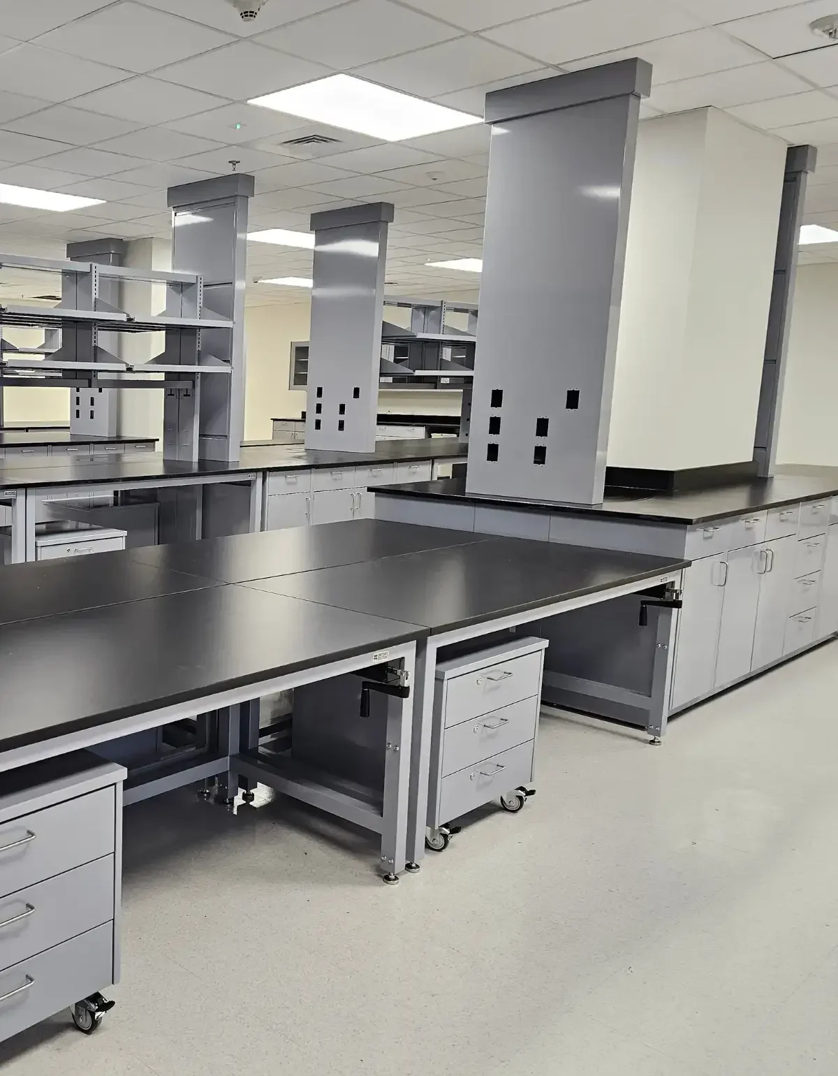 Hand Crank Adjustable Height Laboratory Table for Forensics Lab Analysis - OnePointe Solutions